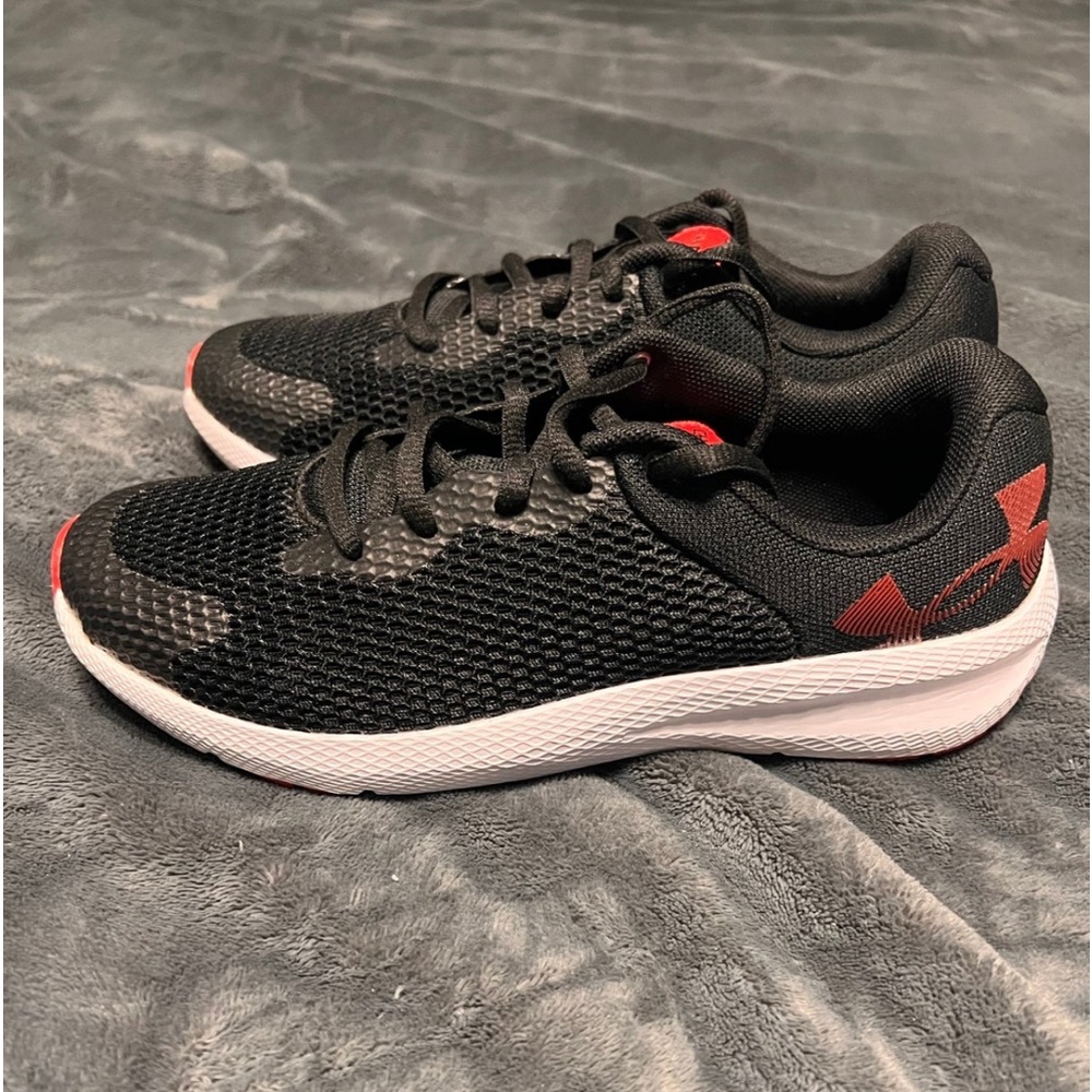 Under Armor Sneakers